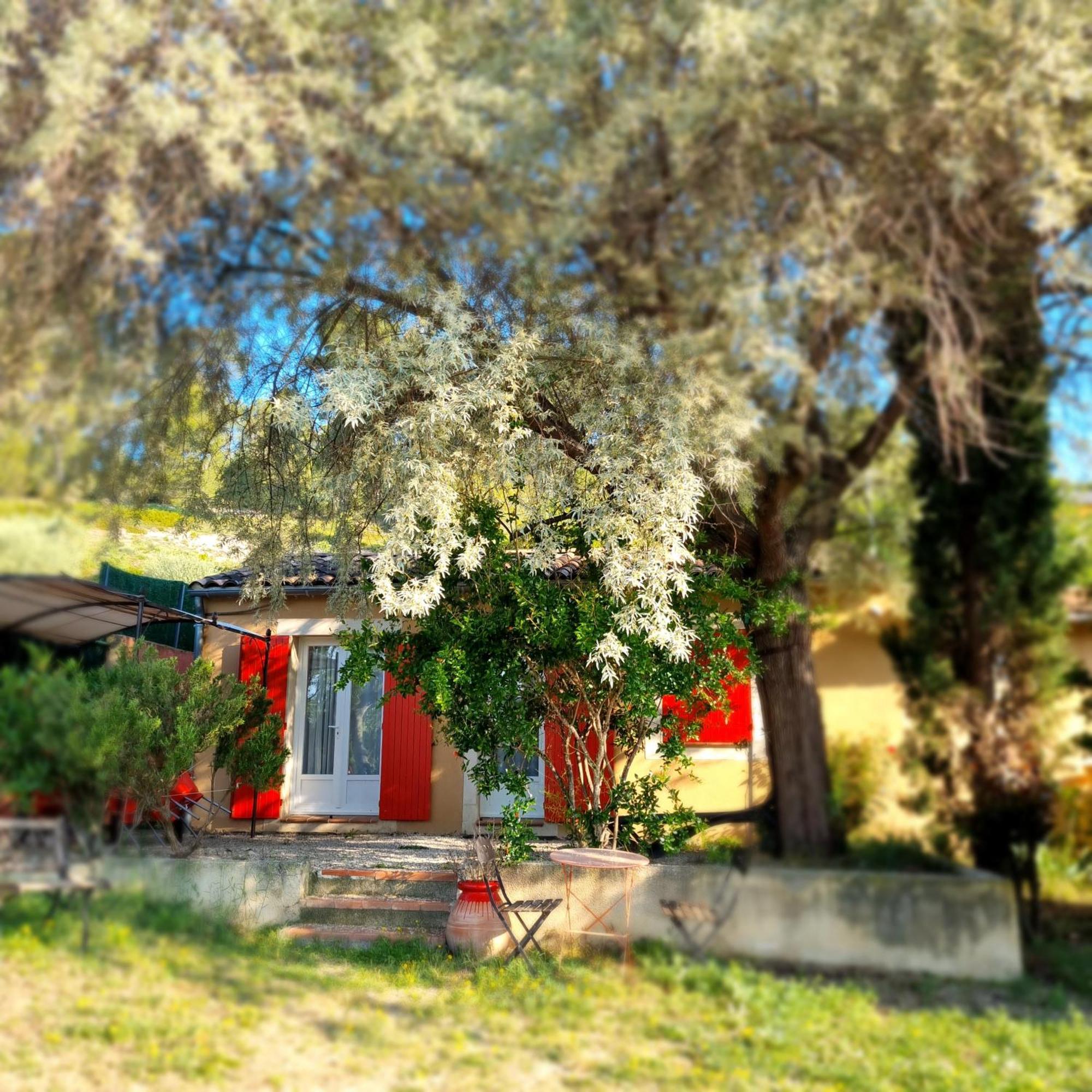 L'Oustaou du Luberon et SPA Villelaure Extérieur photo